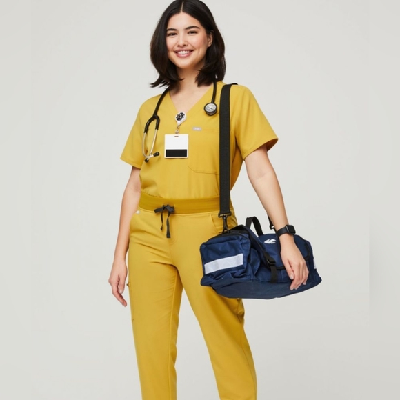 Figs Yellow Scrub set, Top S, Pants MP - Picture 9 of 9